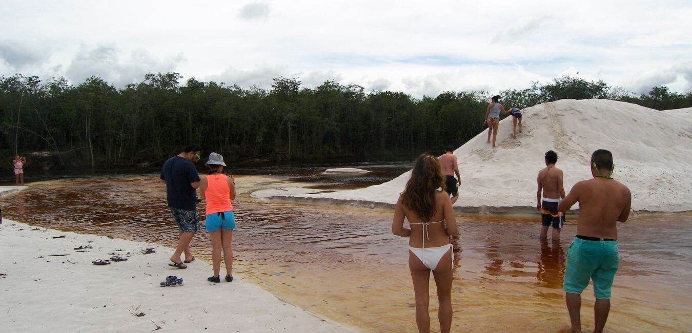 Crónica a los Cerros de Mavecure