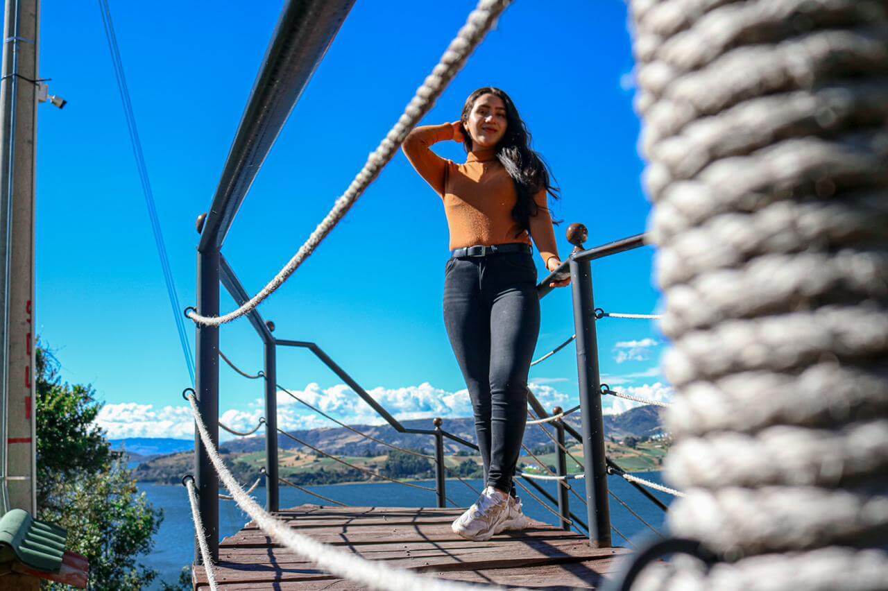 Cabañas en la Laguna de Tota